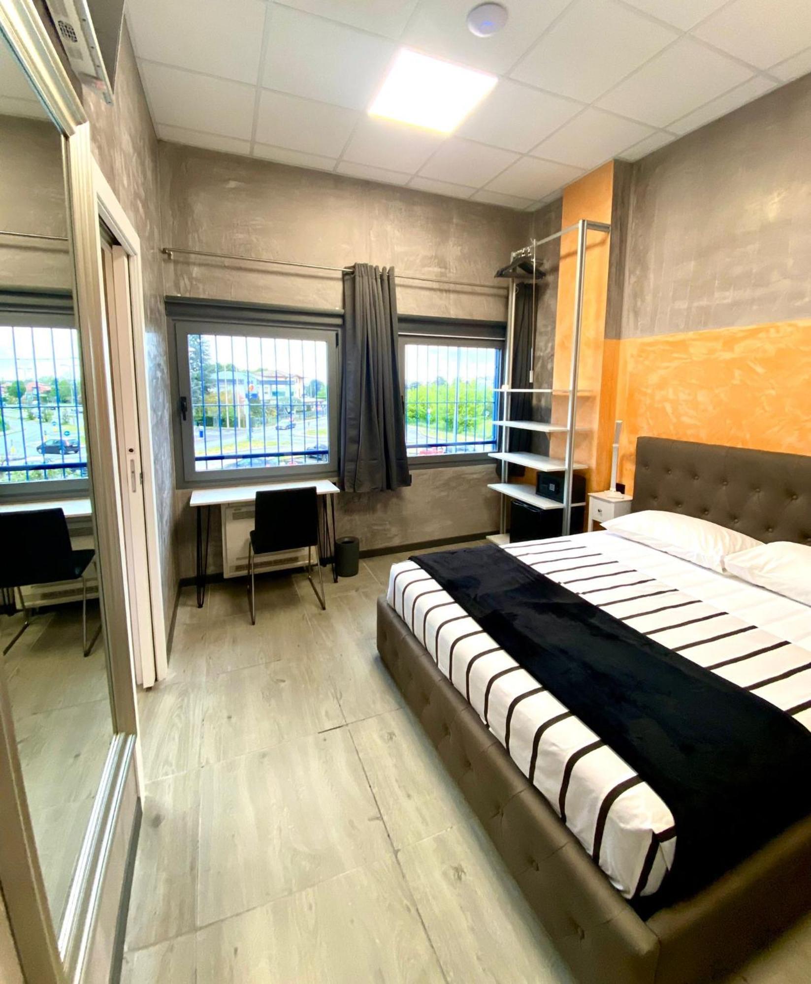 Hotel Tech Brembate Eksteriør bilde